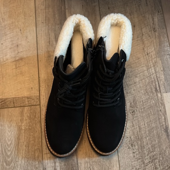 Aqua Diva leather black NEW suede lace up size 40 or EU or 9.5 lined - Picture 3 of 3